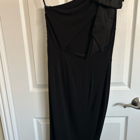 Women’s One-Shoulder Cutout Bow Midi Dress/ Holiday/ New Years Black Size 8 - Picture 2 of 4